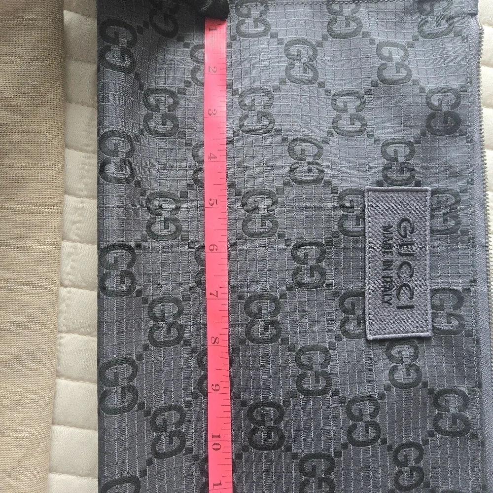 Gucci NWOT GG Monogram Ripstop Pouch Wristlet – Black Gray